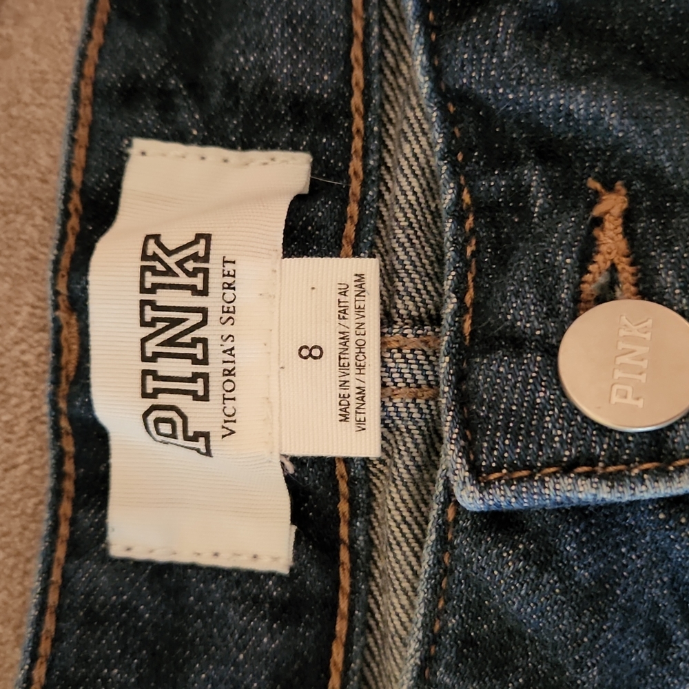 Pink VS distressed shorts - Picture 3 of 3
